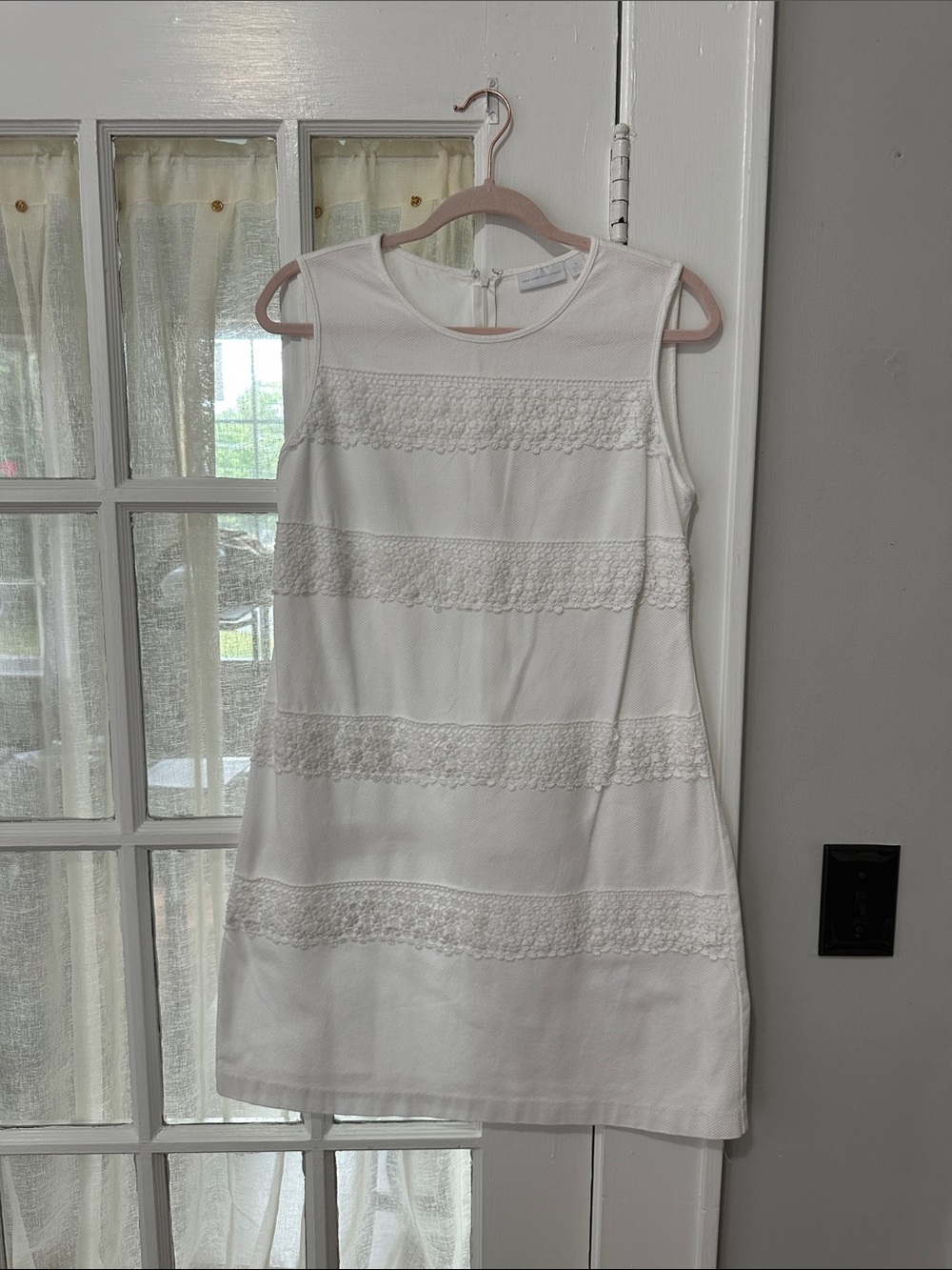 Women’s White Lace-Trim Sleeveless Shift Dress